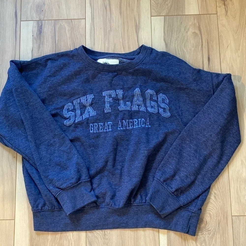 Vintage crop crewneck Six Flags great America